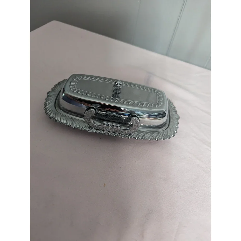 Irvinware covered butter dish‎ with glass tray and knife holder USA silver color